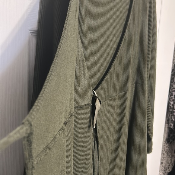 Old navy emerald green wrap dress. BRAND NEW SIZE XXL - Picture 6 of 6